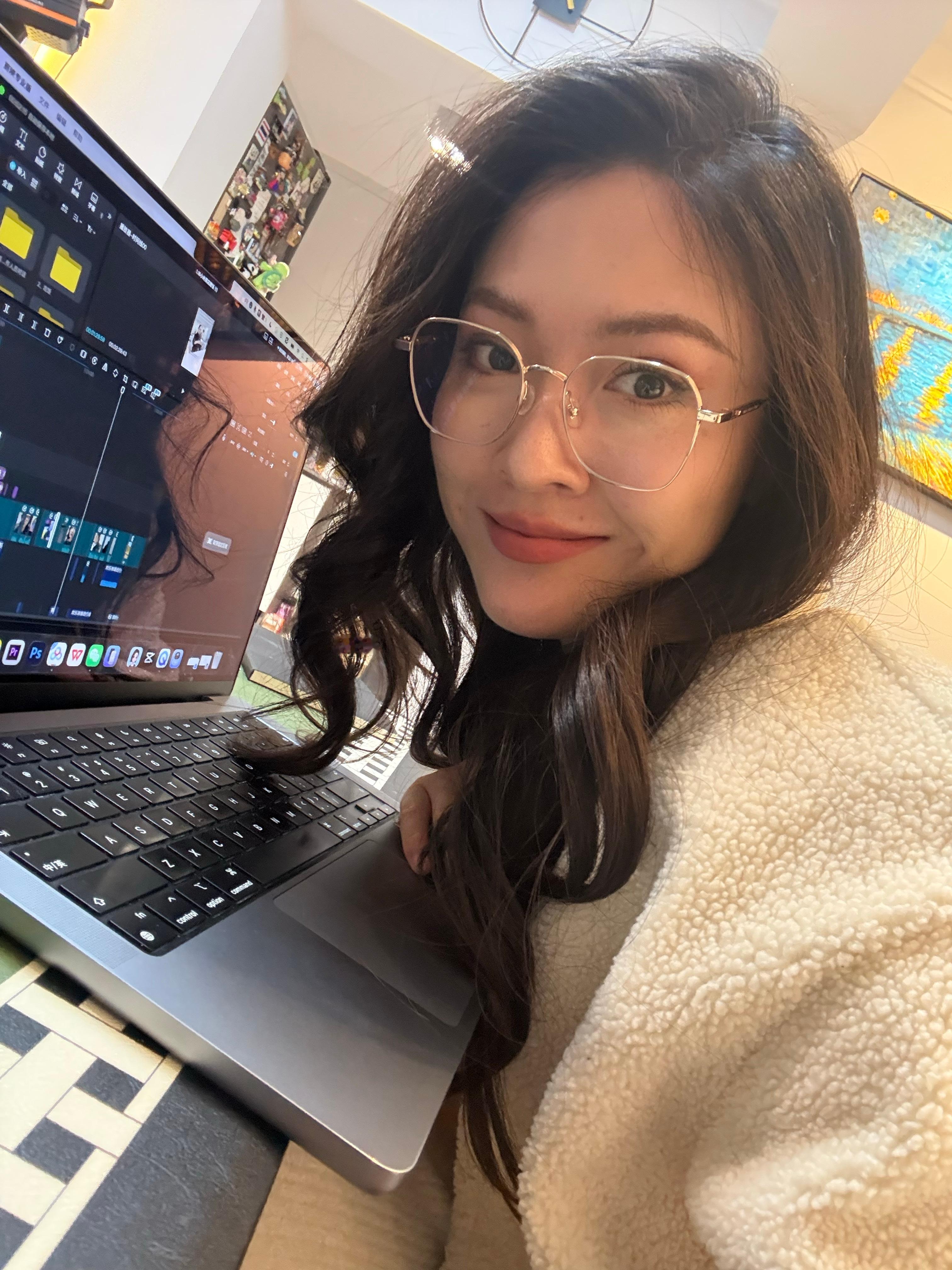 玩儿了一个星期终于想起来还有片子没剪完我这工作作息也是没谁了，中午十二点前睁不开