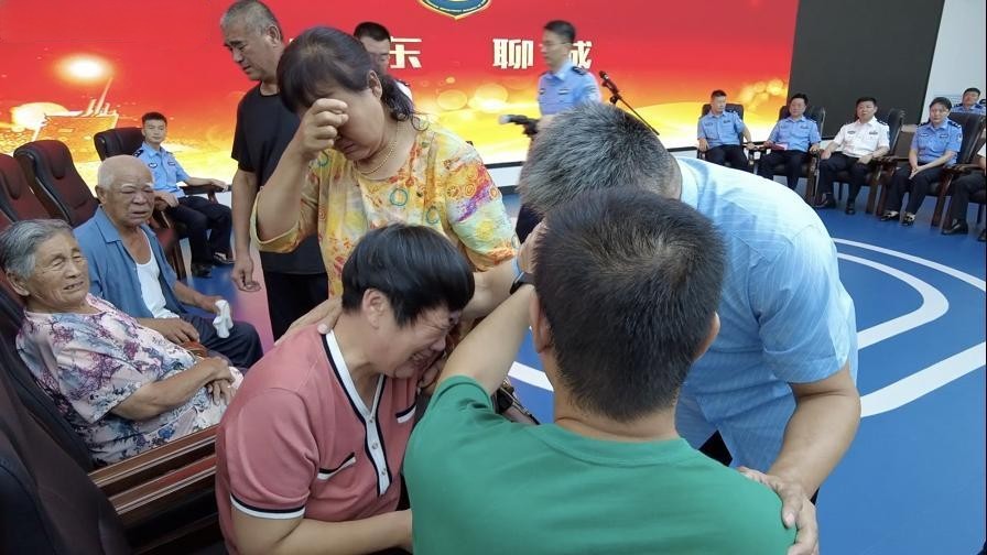 【《失孤》原型郭刚堂儿子被拐案择期宣判】来自新华社的消息，《失孤》原型郭刚堂儿子