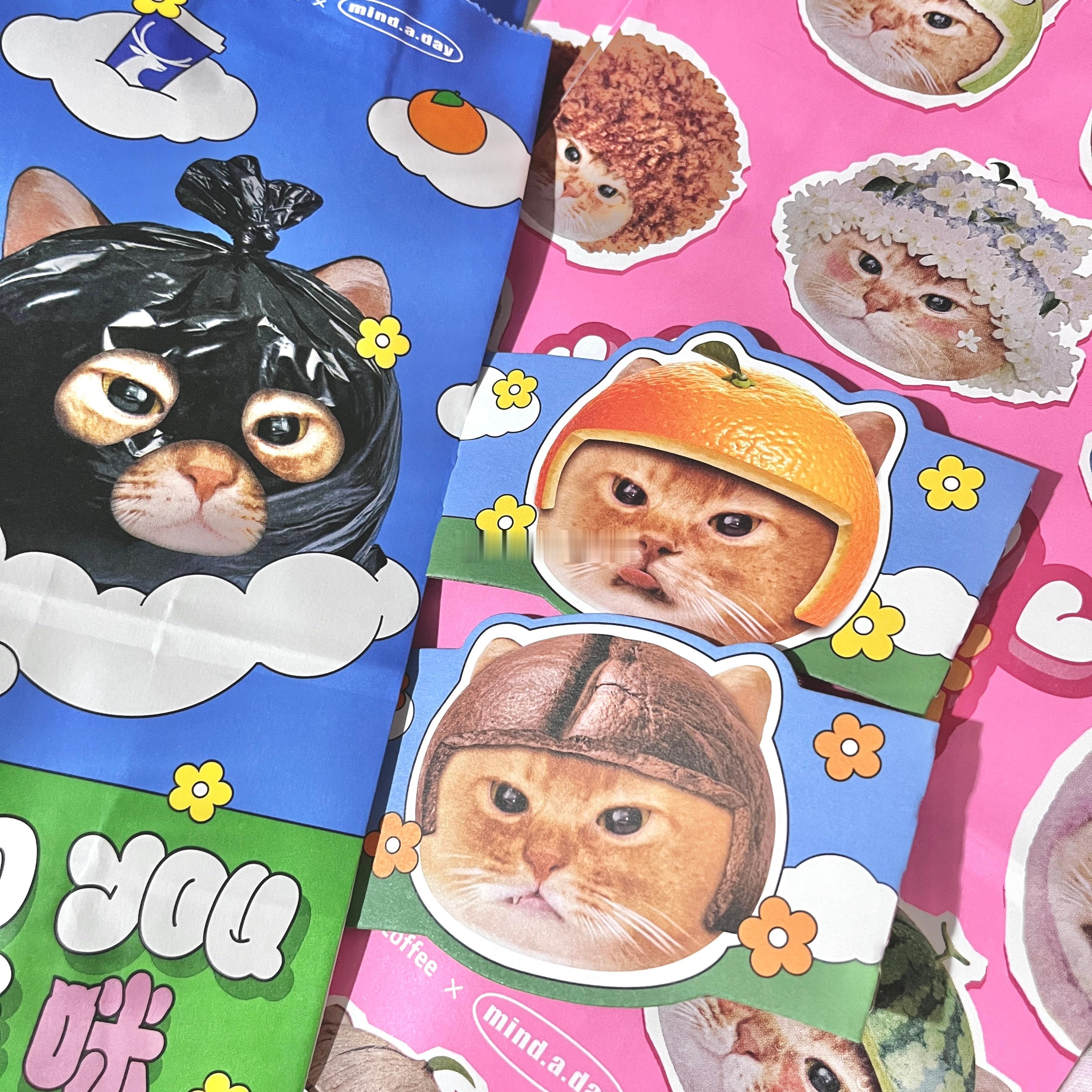 走得好累……终于把 麦恩 覆面猫/ 头套猫 的袋子和杯套都拿齐了🥹🥹，收藏起