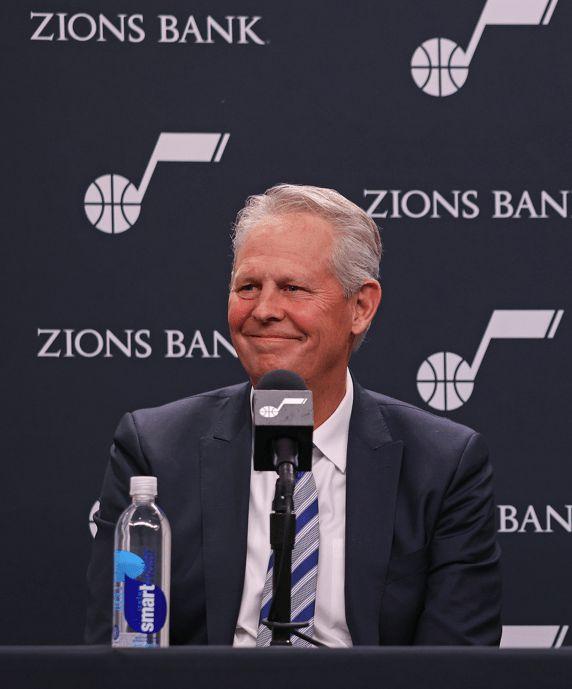 美媒评NBA高管排行榜：安吉第一，马刺高管第三，太阳高管第四，莱利第六！
评选标