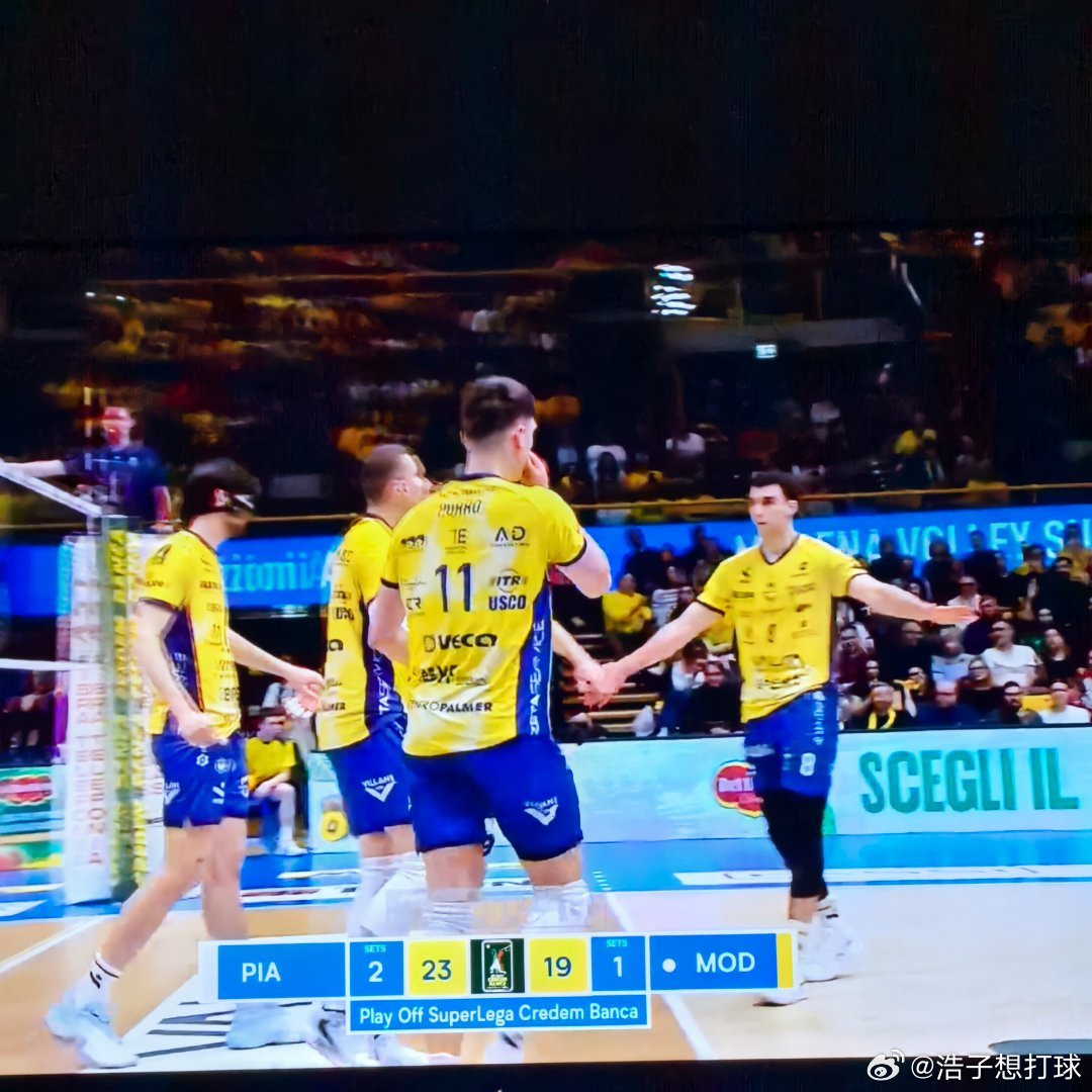 摩德纳没啥招了，连面具侠安扎尼都上场了，恭喜皮亚琴察过关～ 