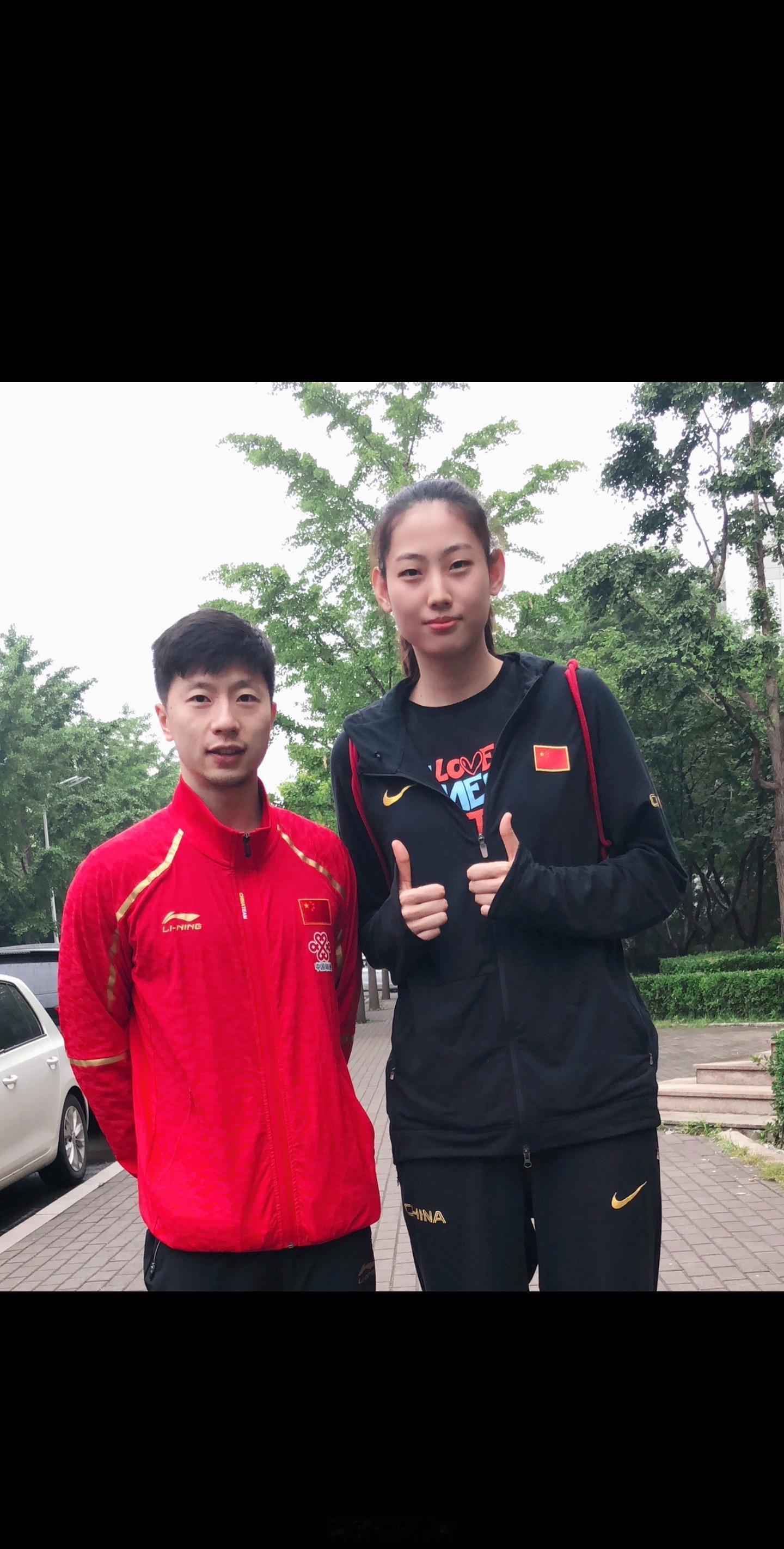 国乒 中国乒乓 两米大帅哥  樊振东 马龙 拍下幸福的瞬间 这样我也站在幸福里～