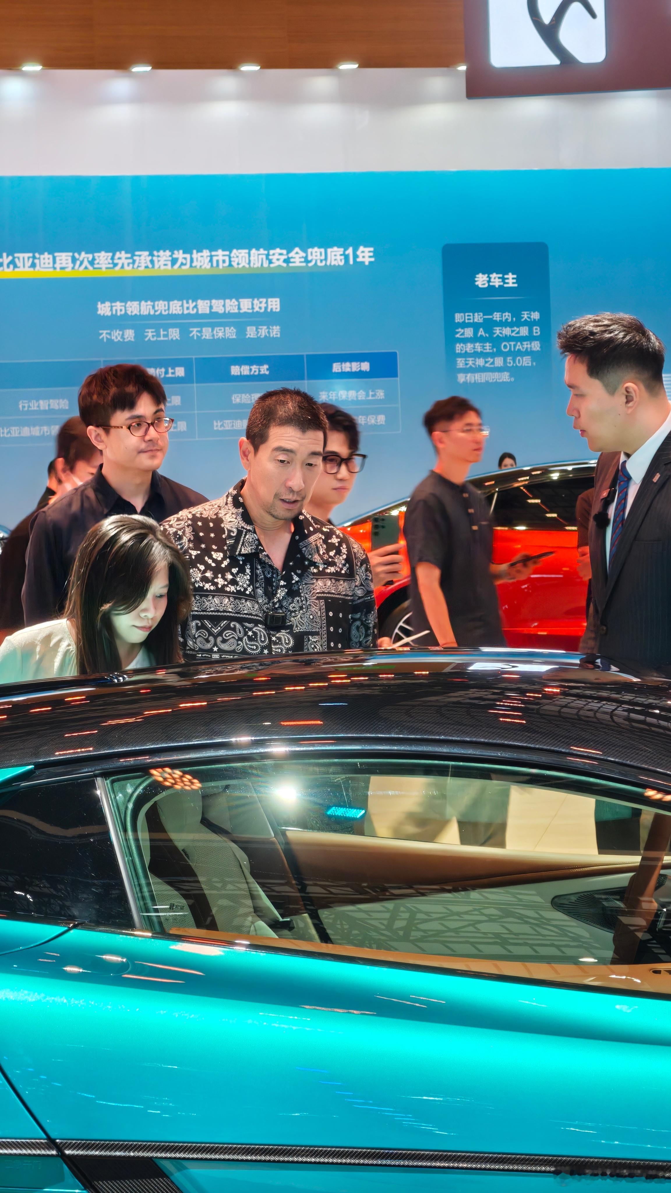 大哥，你开仰望可演不了坏人啊，回头率太高了2026成都车展王千源仰望u8仰望u9