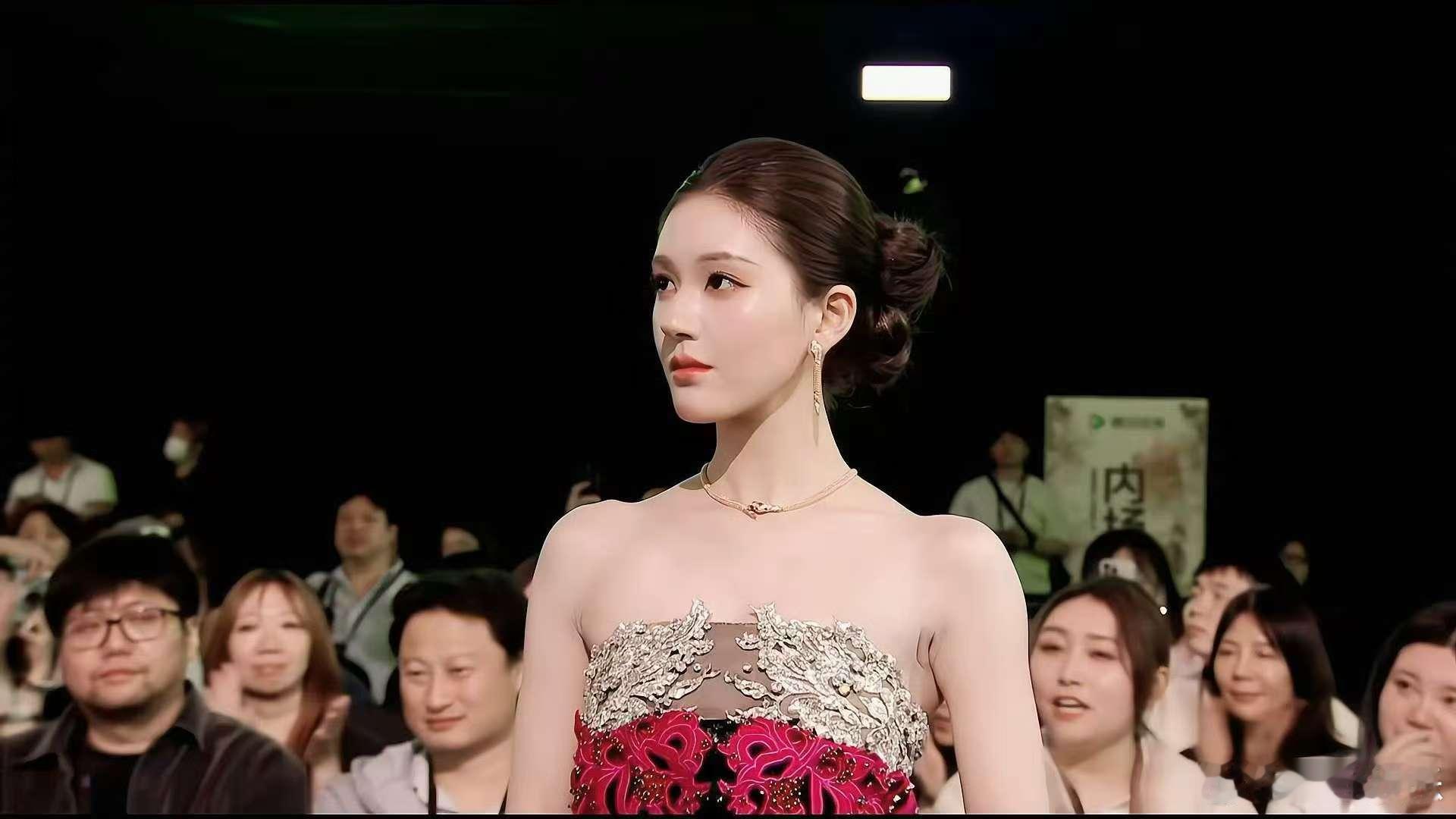 2025mvp结算时刻星光大赏mvp结算时刻星光大赏mvp结算时刻，太恍惚了 当