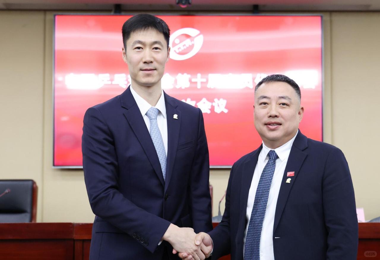 确实，王励勤无论打球还是当管理者，都称得上出手不凡、重剑无锋。
 
一、球员时代