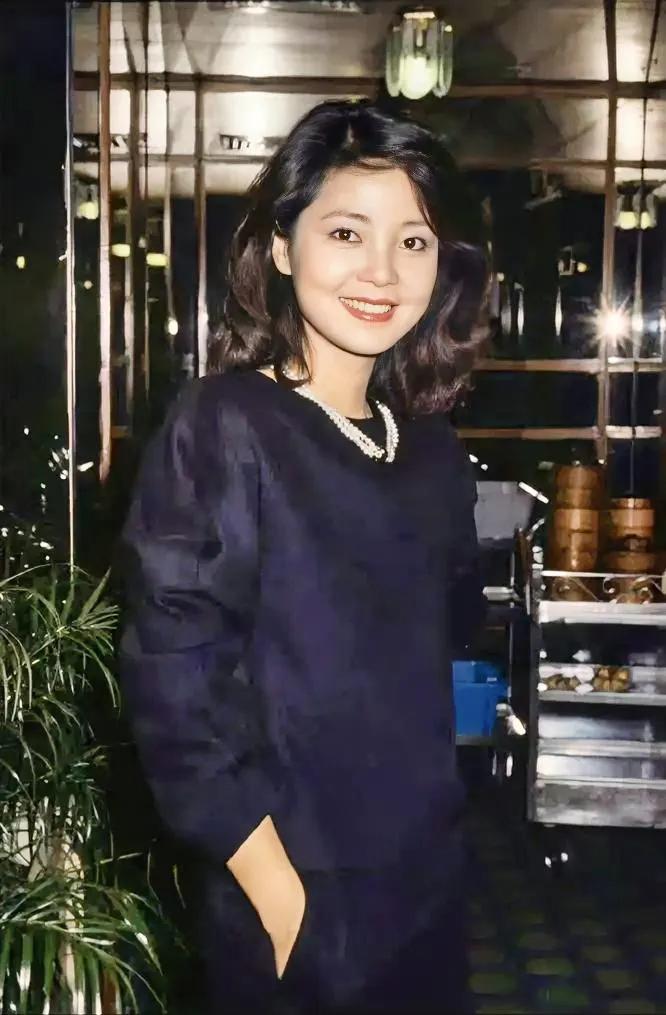 当年的邓丽君，

充满了东方女性的美感。

怀旧~~
 