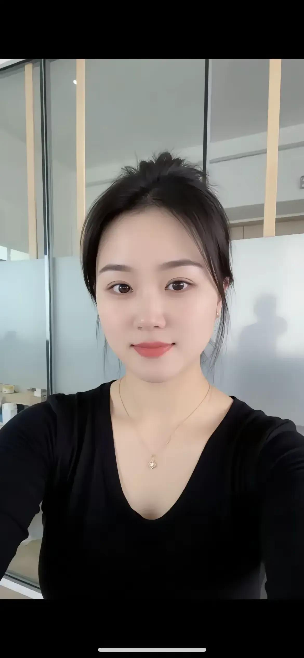 我叫雅欣今年28岁，小姨给我介绍一个32岁的对象，彼此还算认可，我随口提一问，他