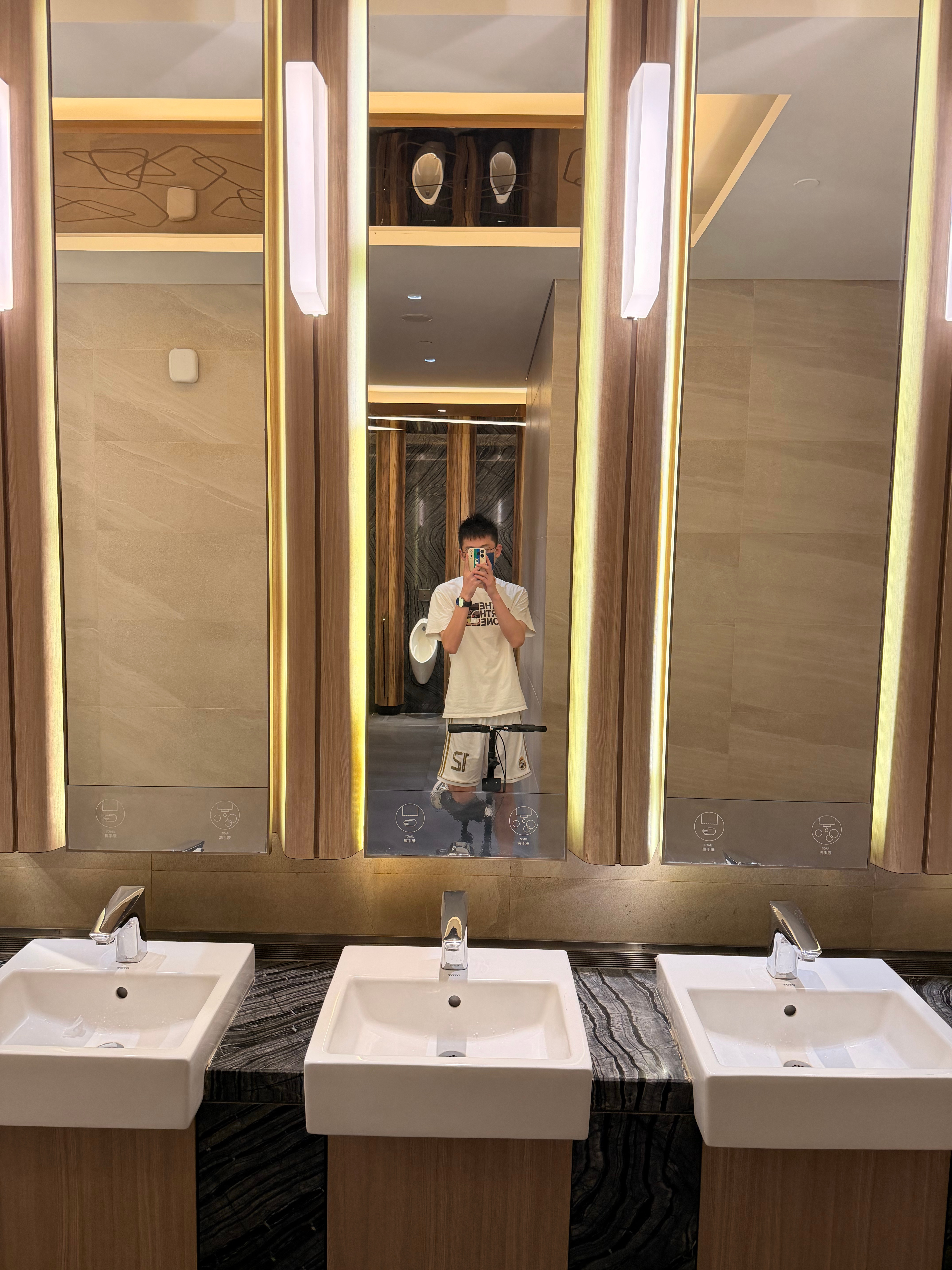 局部放大 