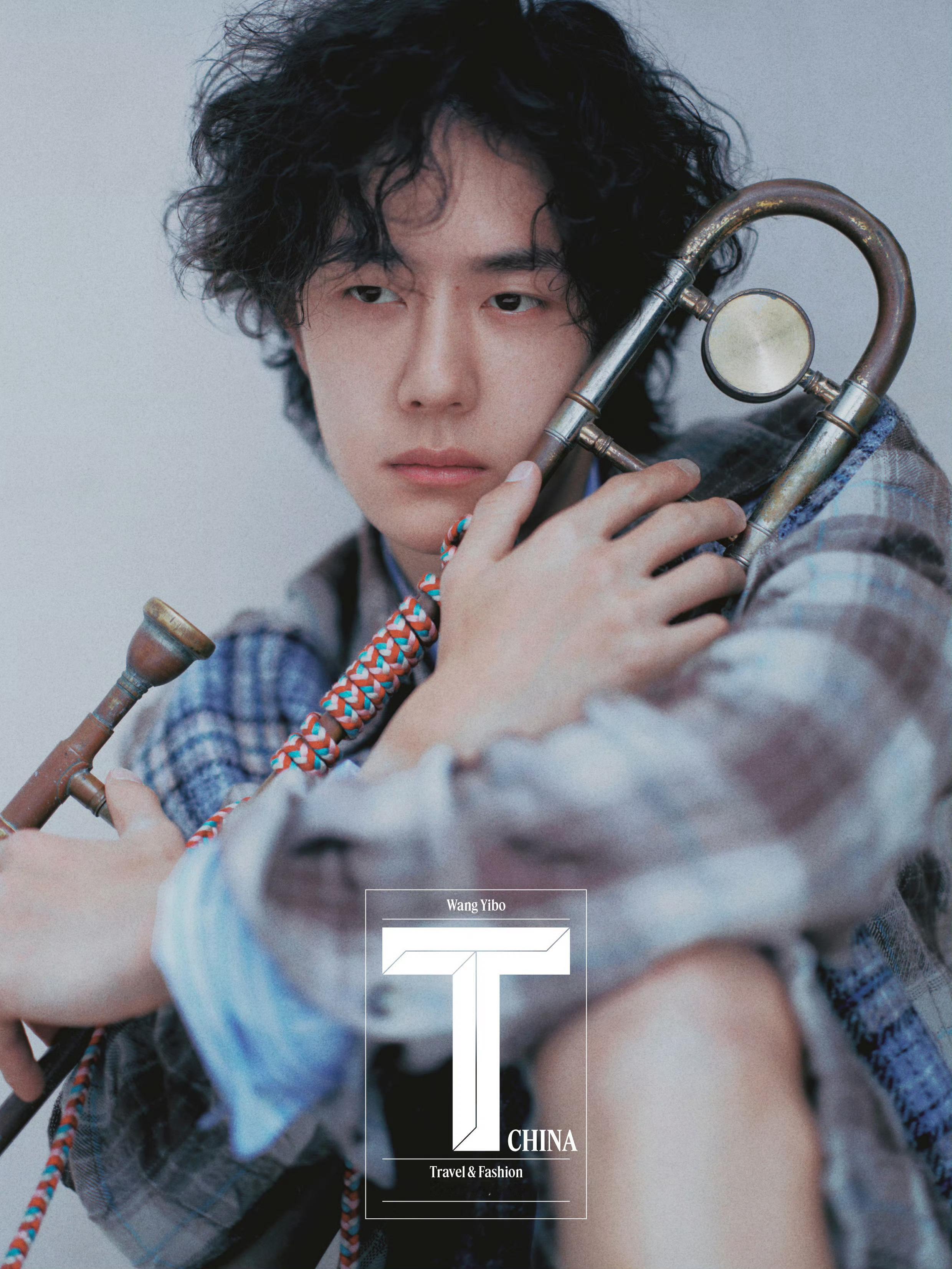 王一博  x  T锦绣十二月，迎来演员王一博登封十二闭年刊，也是四登T中文版了！