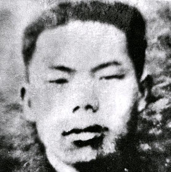 1952年，志愿军战士倪祥明因为睡不着，决定起身去巡逻，突然，他听到山下传来铁器