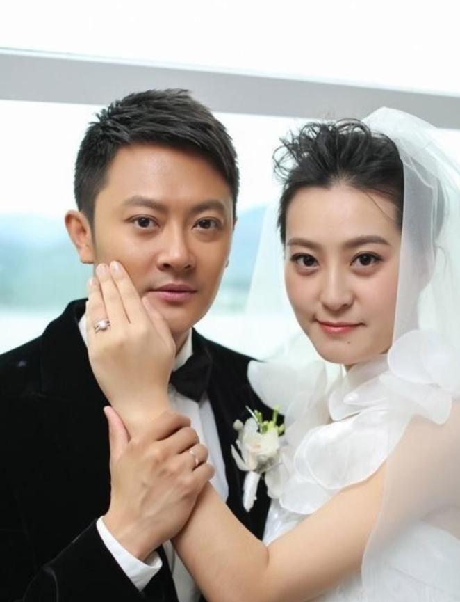 2015年，印小天花了400万元娶的老婆哈琳娜。直到孩子出生后，才发现自己的老婆