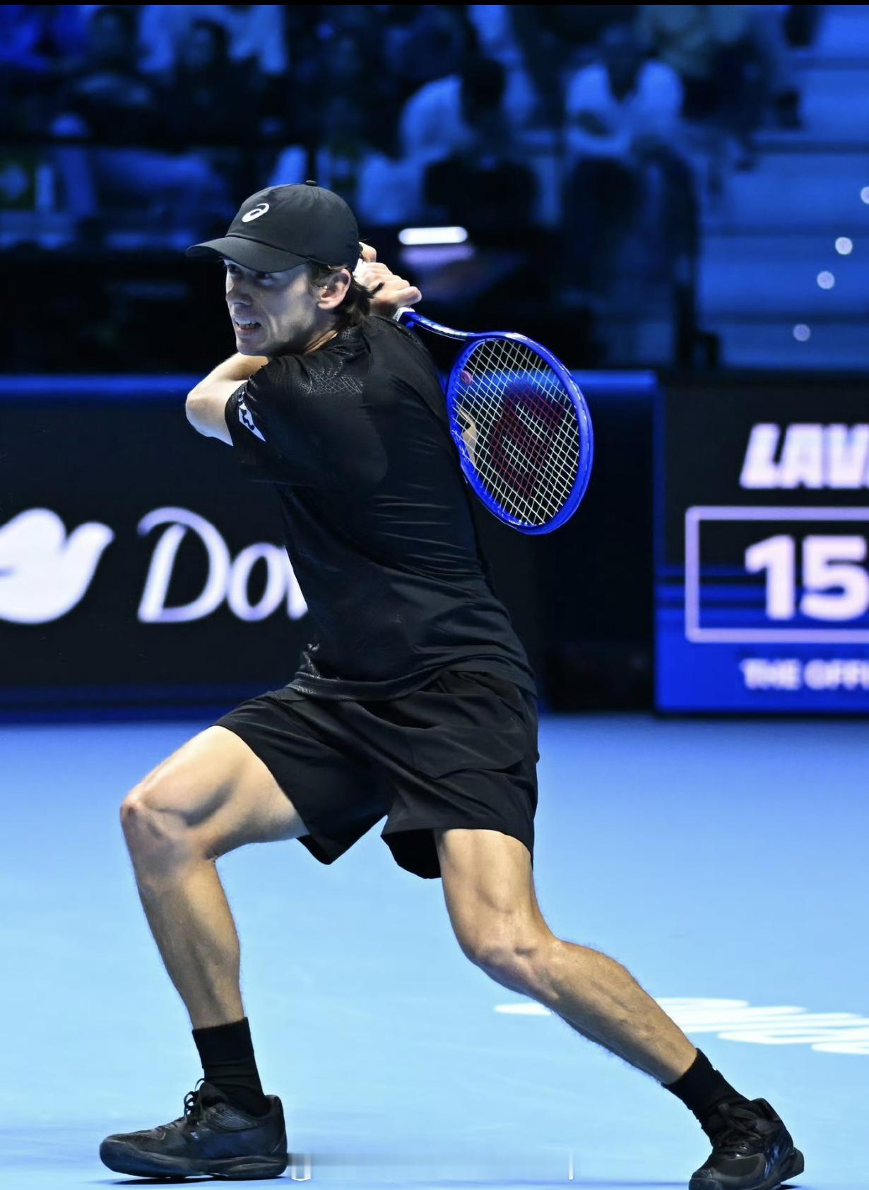 德米纳尔获得都灵年终总决赛首胜🔥 小组赛德米纳尔以7-6/6-3战胜弗里茨，结