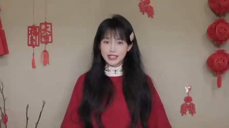 李子柒时隔半年再次出现在公众视野，联合国教科文组织为其最新视频造势，她如何讲述春