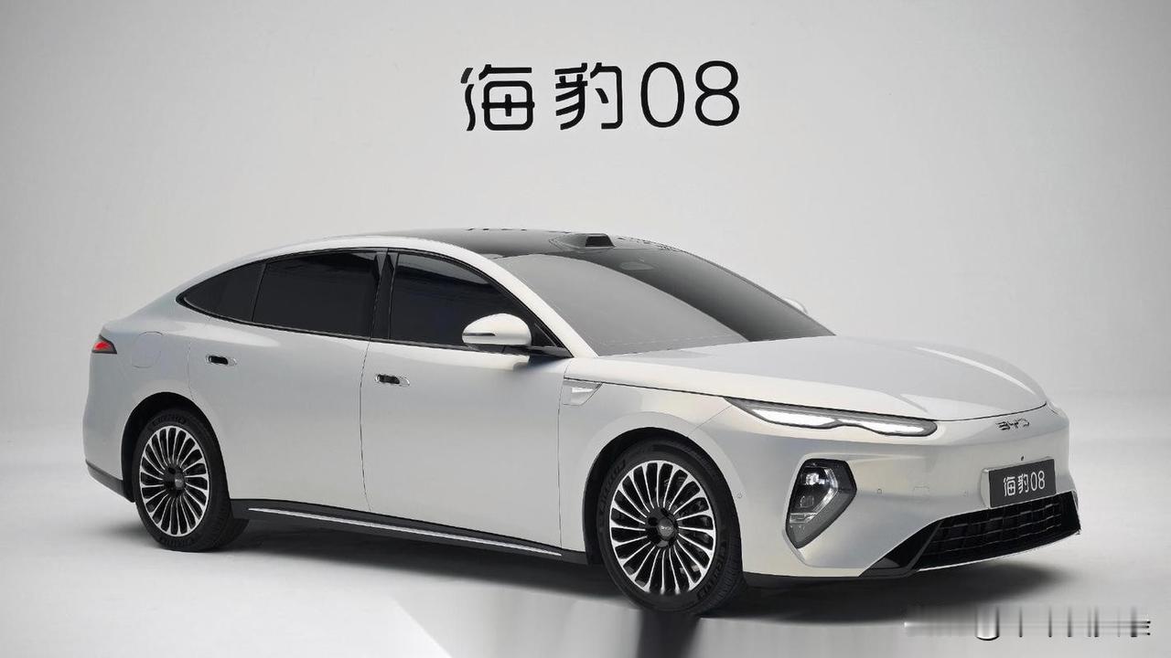 挑选一台家用旗舰轿车，乘坐舒适度一定要到位，座椅配置、车内视野、音响氛围和智能车