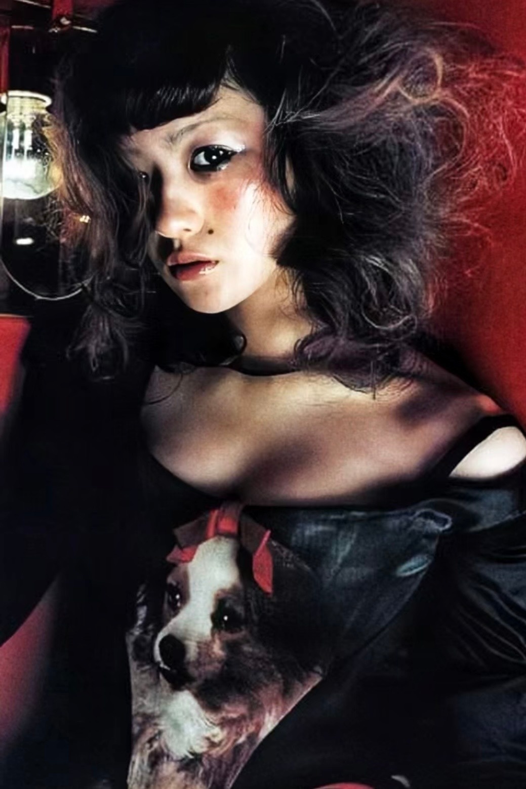 2000年，椎名林檎登上《Rockin’ On Japan》杂志的一幅写真。 