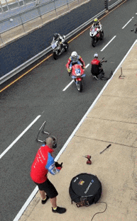 有一说一，老外换胎的速度有点慢了！