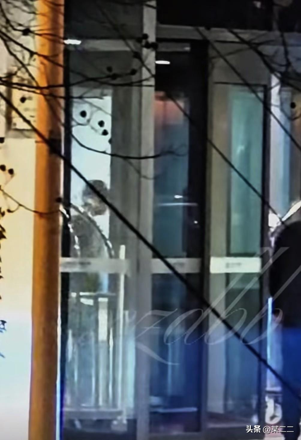 这次事情闹的轰轰烈烈，就是因为某些人相信黄牛的话，本来就是黄牛为了卖票谎称战会去