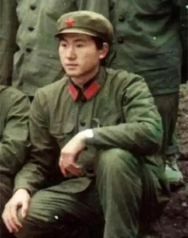 1985年，战士杨启良击毙敌军18人。转业后，他竟遭到地方恶霸的威胁，杨启良质问