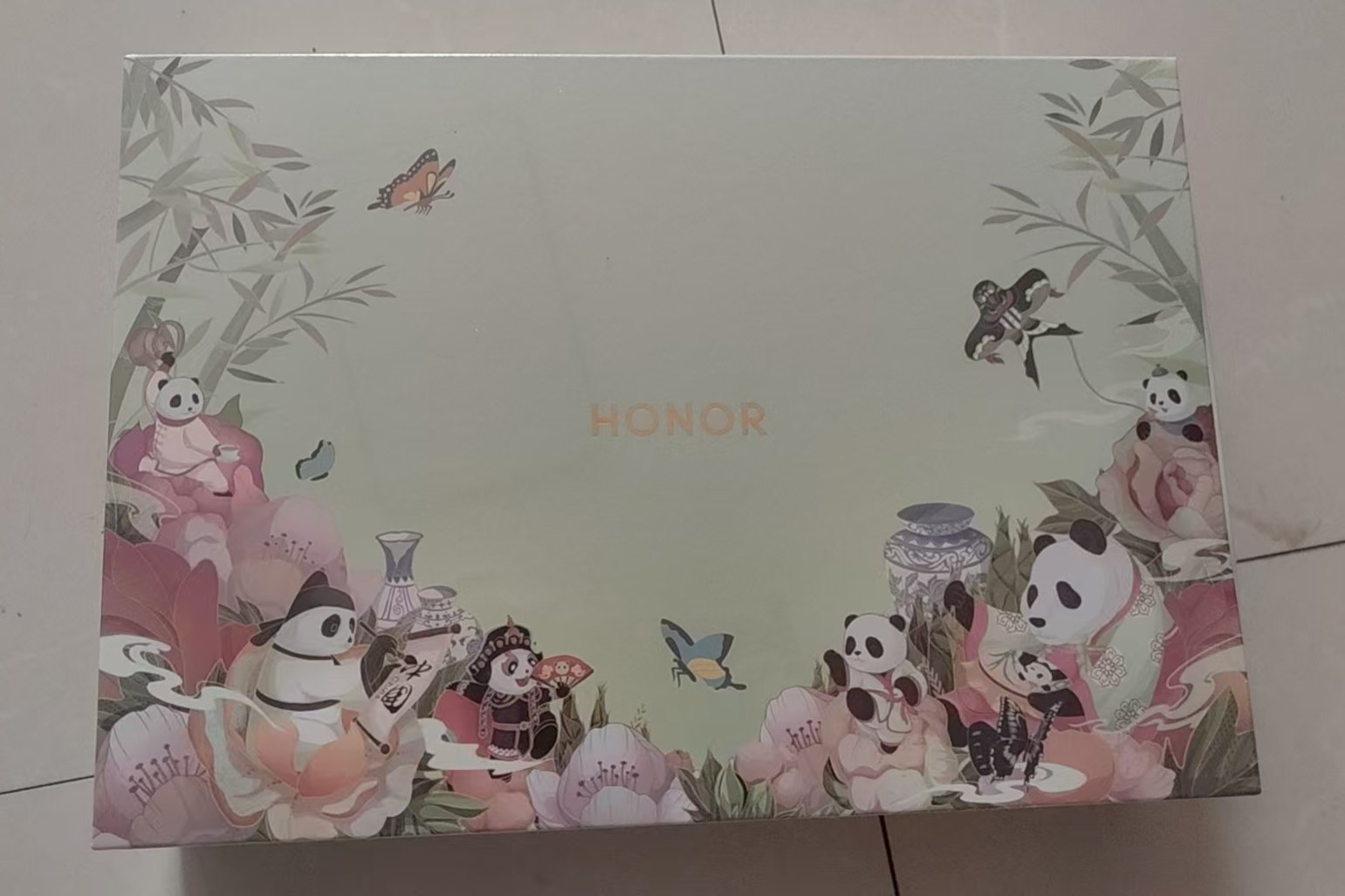感谢荣耀的端午节礼物！今晚荣耀400系列新品发布，和肖战一起见证荣耀！ ​​​