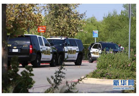 1月7日，明尼阿波利斯街头，一名37岁美国公民——蕾妮·古德，在ICE（美国移民