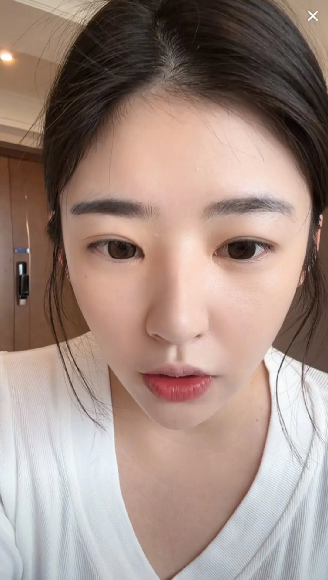 黄一鸣在直播时说，有人来她的直播间里面说她的身材不好看，闪闪爸怎么会看上她？黄一