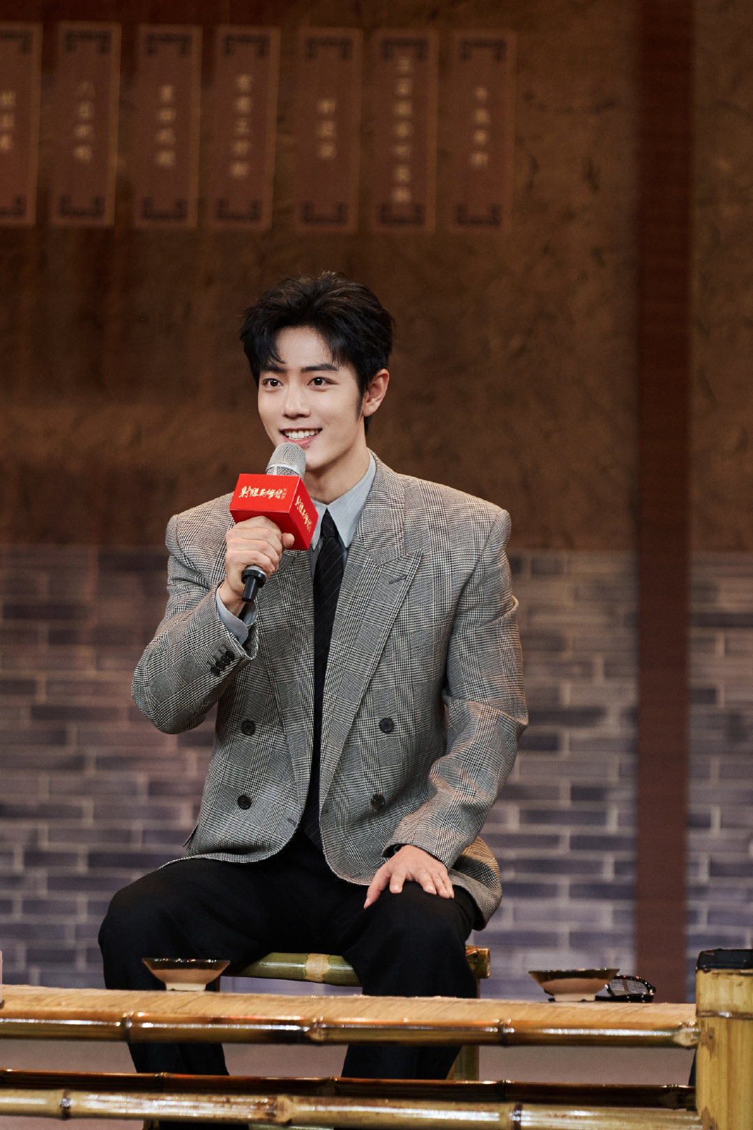 肖战谈笑间皆是豪情大义  肖战郭靖誓守初心 肖战谈笑间皆是豪情大义，与郭靖誓守初