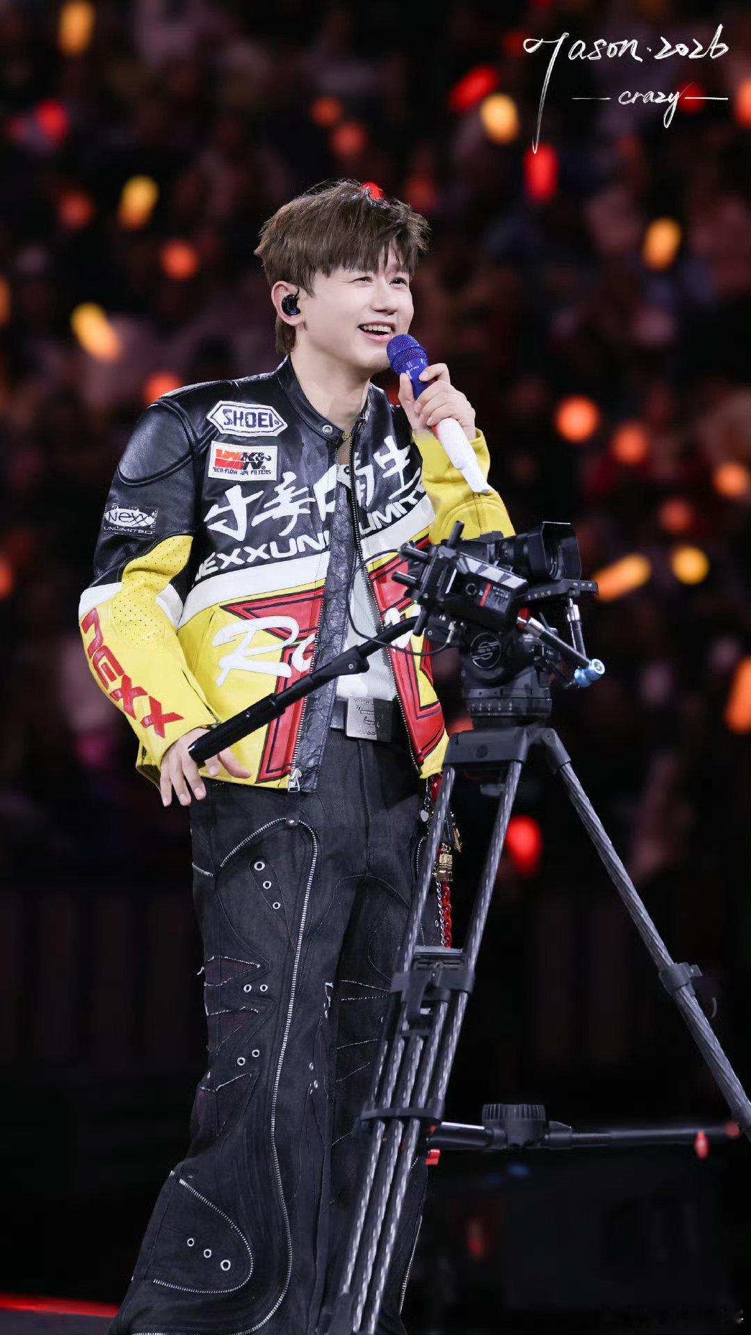 张杰张杰在我面前唱了过云雨张杰未live巡回演唱会成都场的温柔时刻，张杰唱响《过