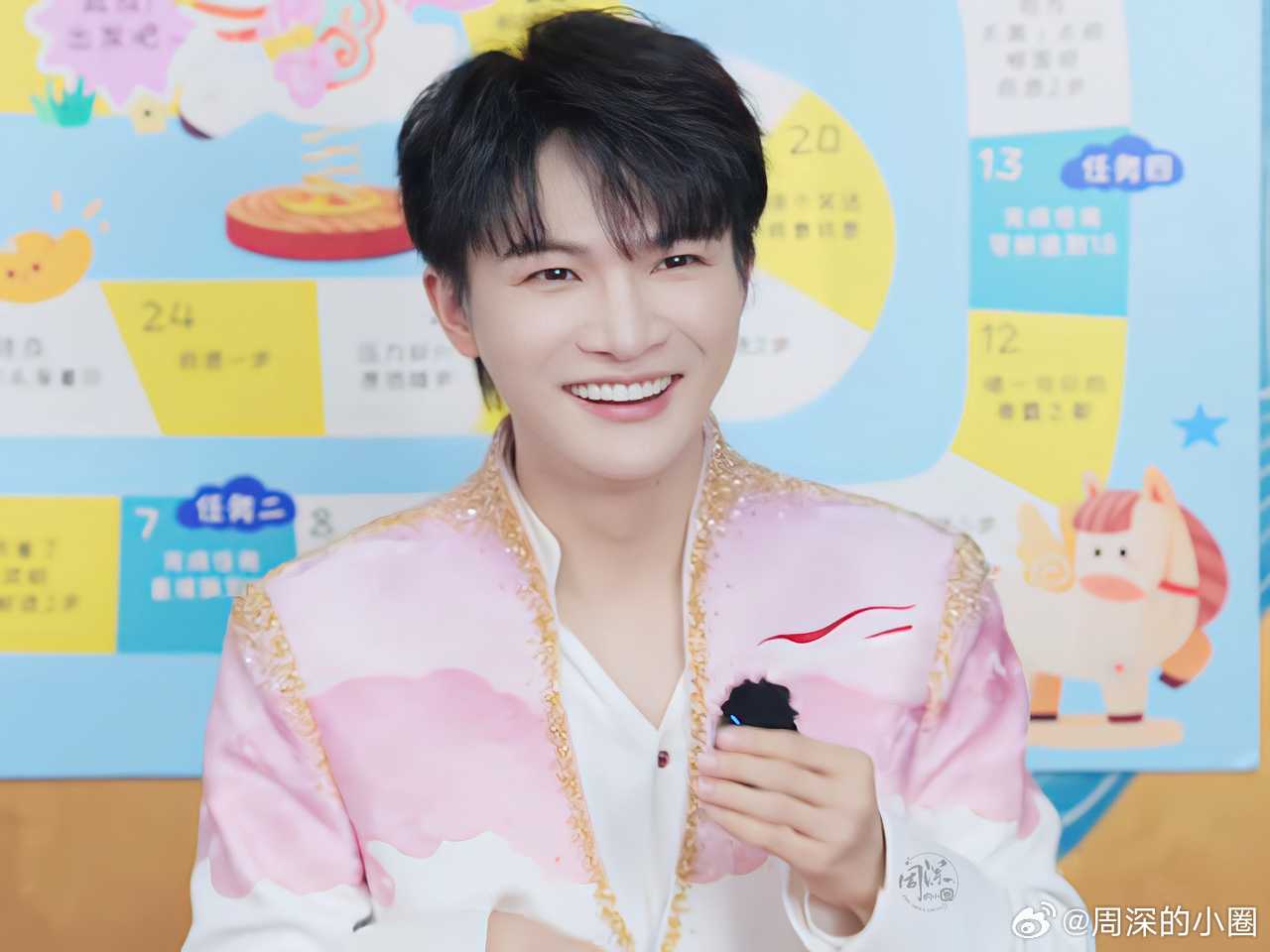 周深 ✨周深回应心目中好的OST ✨周深 合同签了吗 【小圈跟米子们说下午好呀】