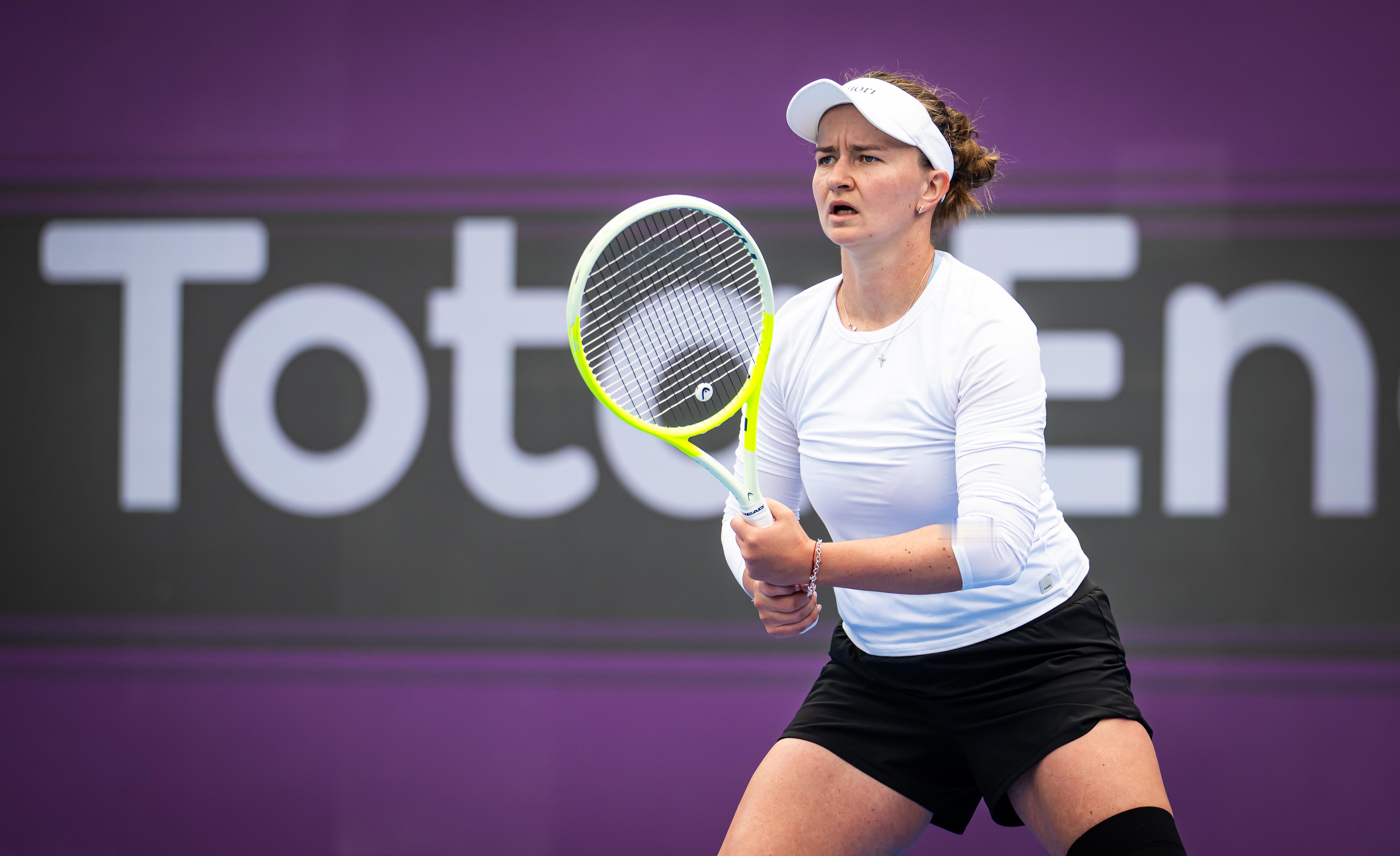 克雷吉茨科娃因左大腿受伤退出WTA1000迪拜站🎙她的对手阿尼西莫娃不战而胜直