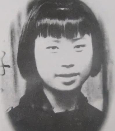 1941年，刘彩凤被捕，由于她长得漂亮，敌人没有马上用刑，县长王慕增还单独与她见