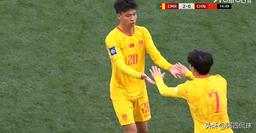 和臭棋篓子下棋，只会越来越差。作为中国国家队身价最高的球员，王钰栋在中国国家队0