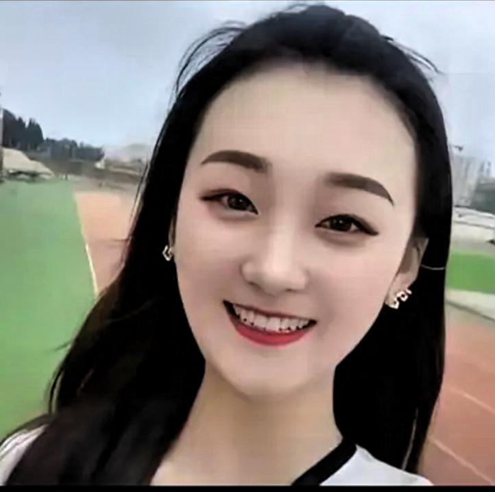 陈亚楠又发动态怀念朱小伟了！
刷到这条的时候，真忍不住唏嘘，
这几年的变化也太大