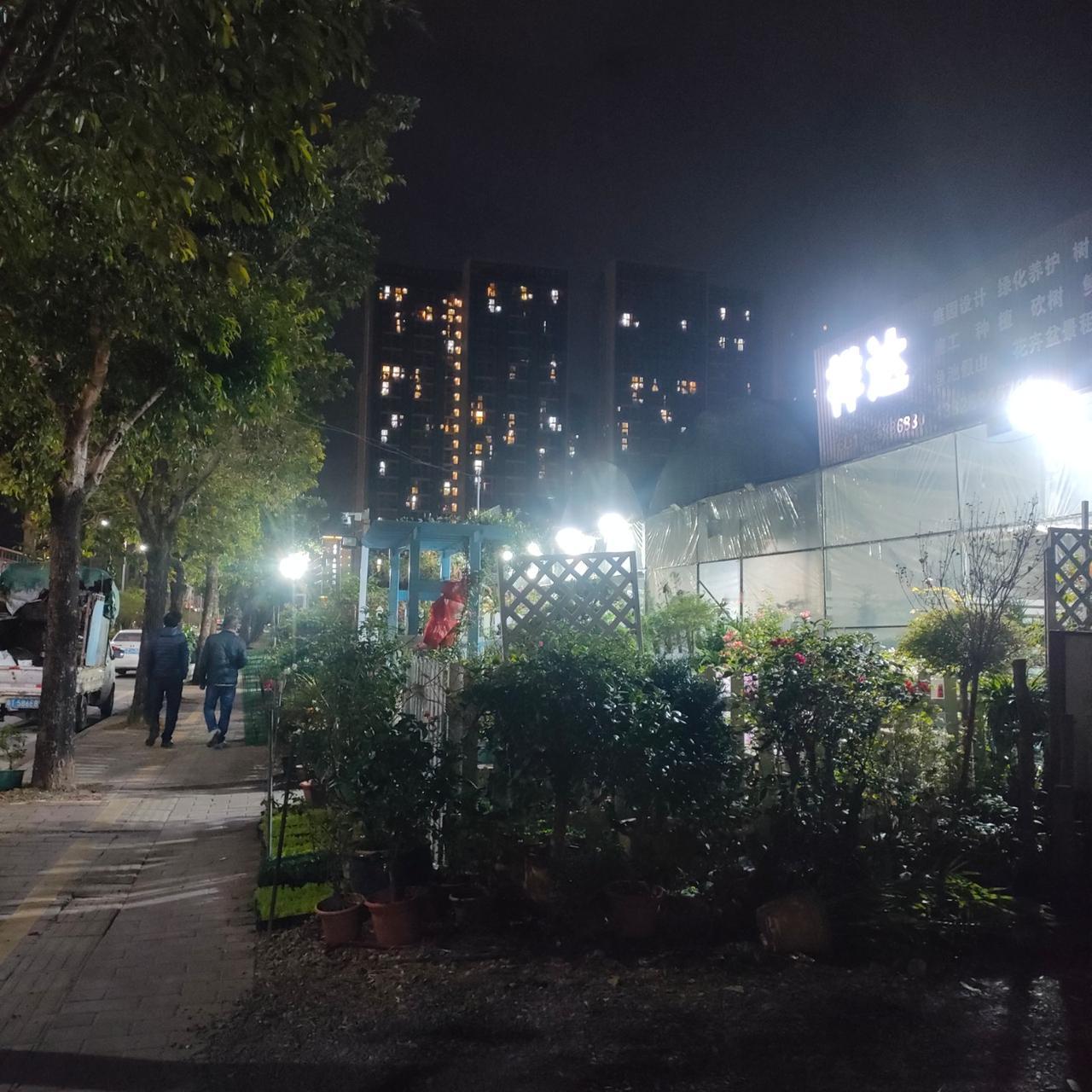 上联：冰天雪地送冬去，请您来下联下联：暖阳春风迎春来