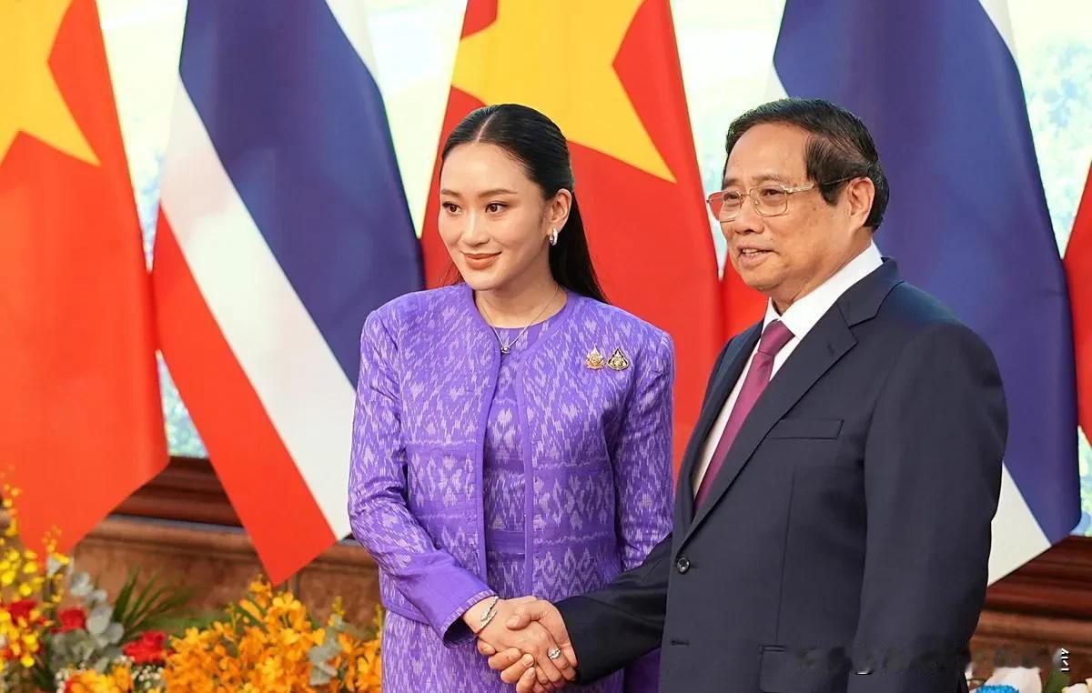 泰柬大佬密会大马，背后竟藏2025东南亚大变局？

泰国总理巴育和柬埔寨首相洪马