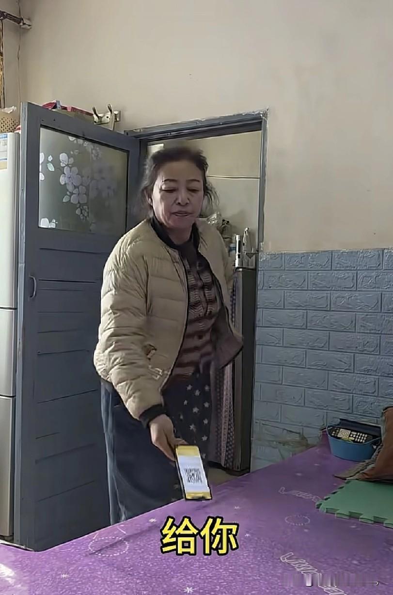 小乡村的故事！
    对王百万 我真是无语至极我和大壮 刚从外地回来，去看望大