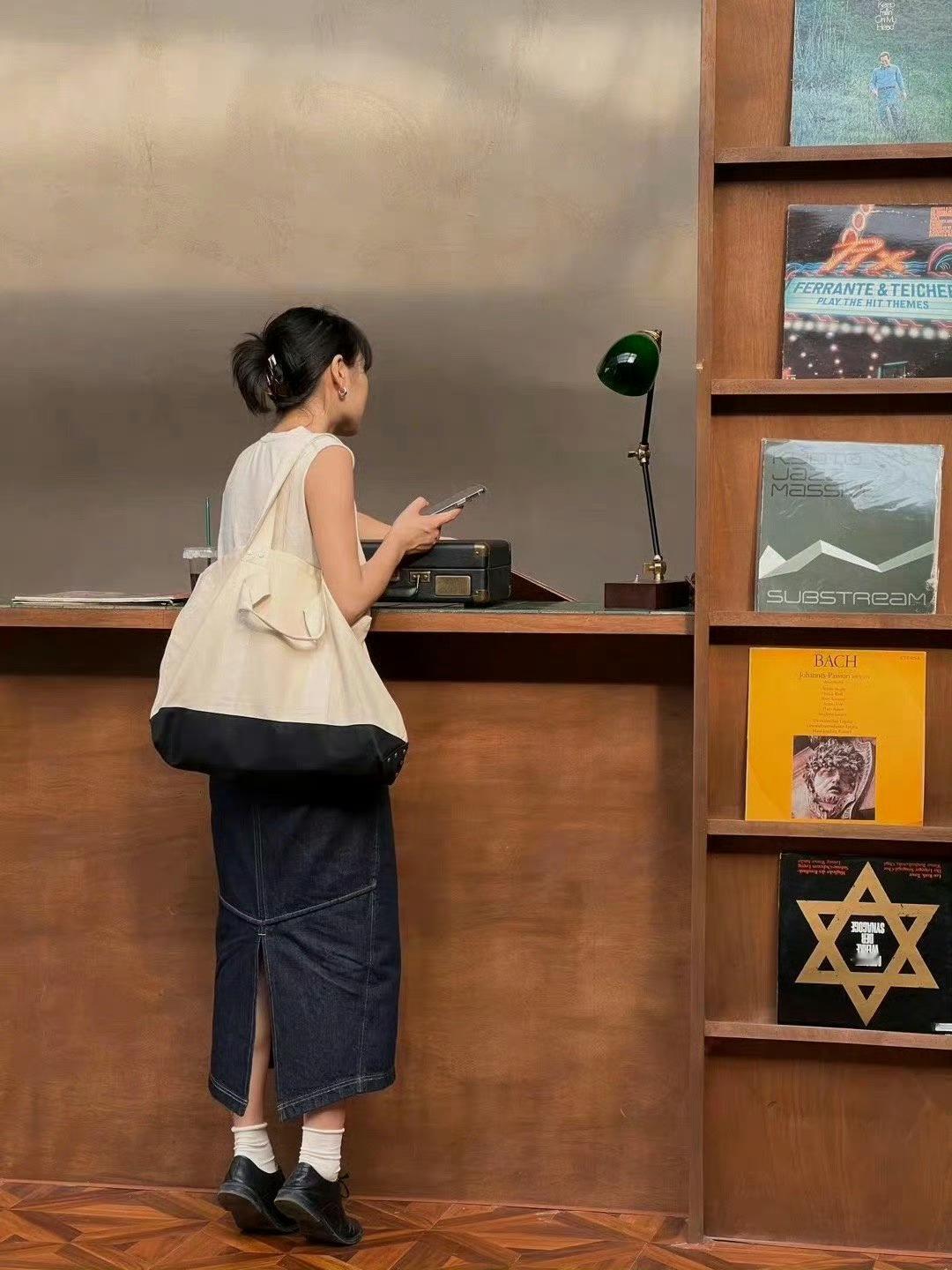 走运时，要想到倒霉，不要得意得过了头；倒霉时，要想到走运，不必垂头丧气。心态始终