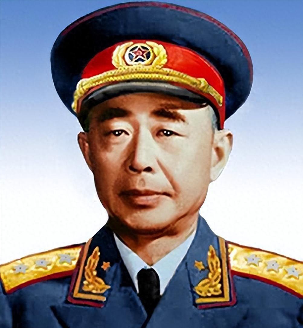 陈明仁被贬为军长，拟授少将，毛主席力排众议坚持他必须是上将，这背后有什么故事？