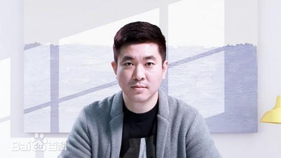 当年为留住还住地下室的张雪峰，借款给张雪峰首付在北京购楼的万锦付今何在？
康立常