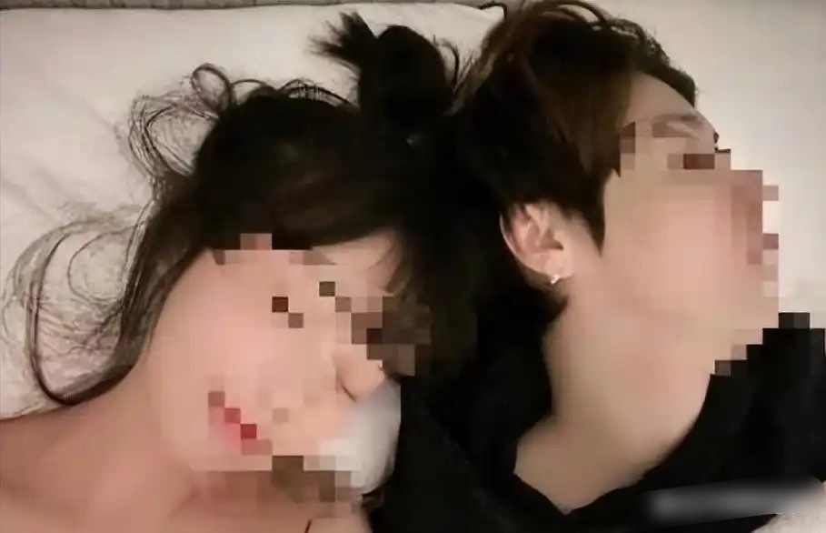 35岁鹿晗不再东躲西藏！公开直播任人评说，私生活传闻被扒个底朝天，他这态度谁都不