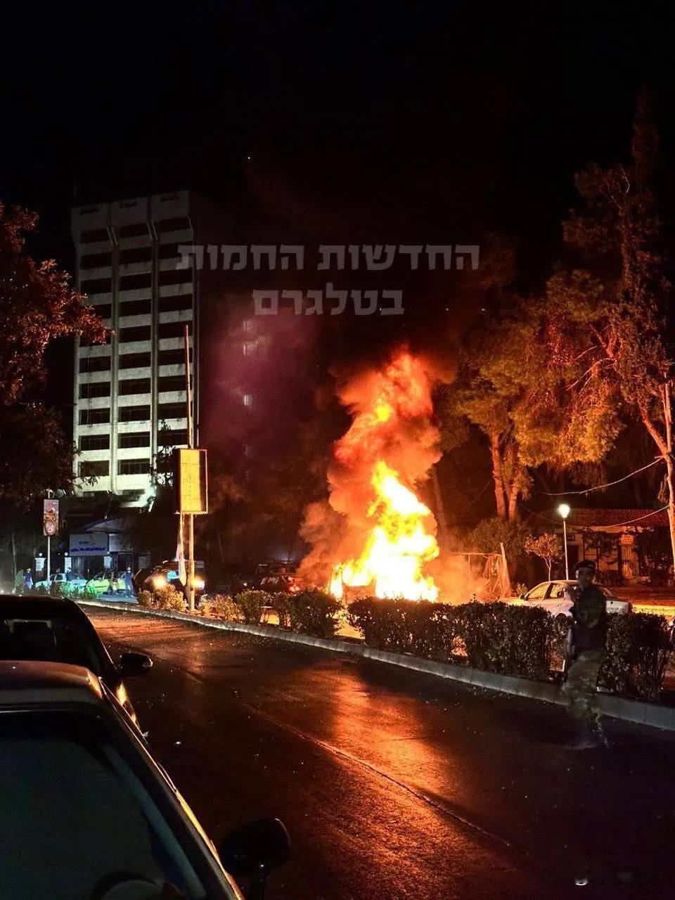 【暗杀不停！】
当地时间9月30日深夜，一辆行驶在叙利亚首都大马士革的汽车成为以