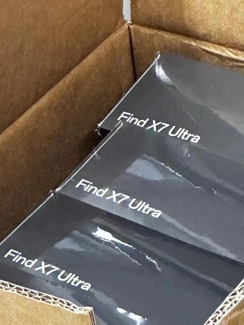 OPPO Find X7 Ultra包装盒曝光了，不过除了机型名称之外，也没看出