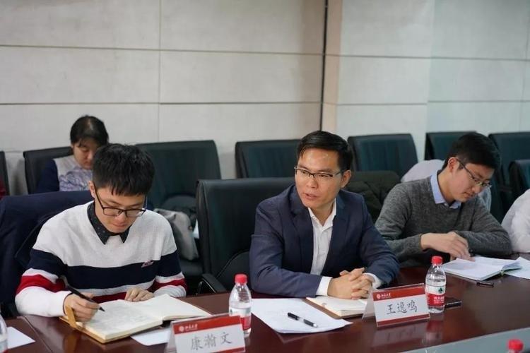 拿高中三年的前途去豪赌一把，输了该怎么办？有个戴眼镜的大男孩给我们结结实实地打了