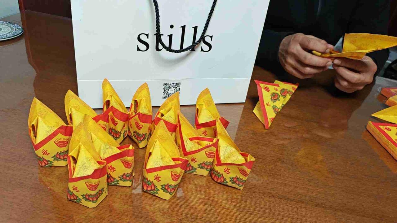 我的今日状态：😁轻松愉快
我这里的天气：🌧下雨

坐高铁从杭州到我老家常州给