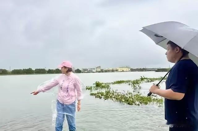 暴雨无情，却有可能成为柯志恩翻盘的转机！连日来，高雄暴雨灾情严重。国民党籍高雄市