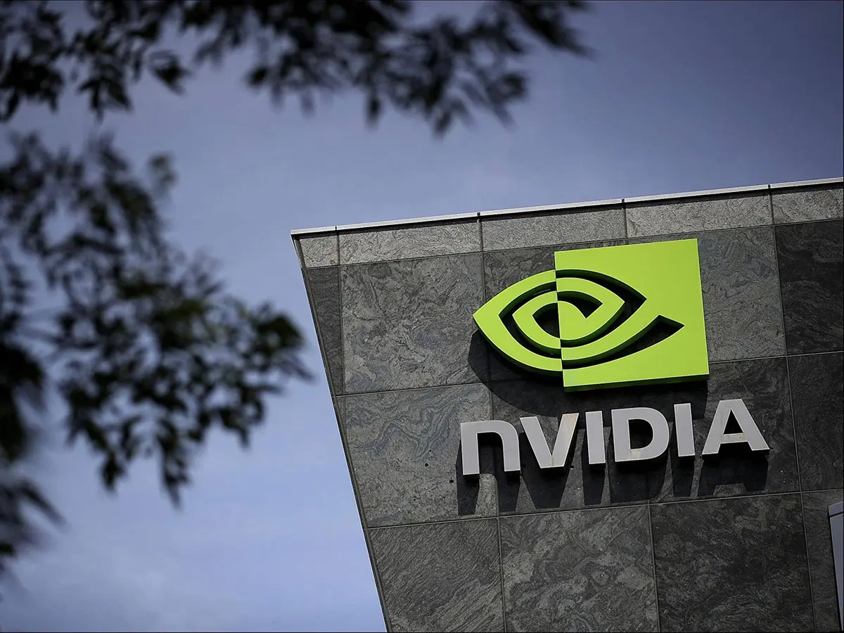 【英伟达营收暴涨，游戏收入增长30%】英伟达刚刚公布了其最新的财务报告，创下了第