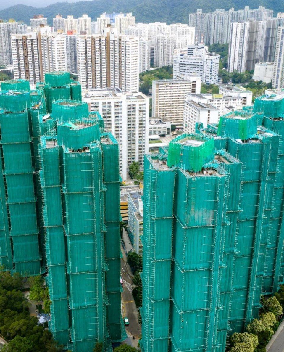 香港大埔火灾已致128人遇难看到这外墙维修工程居然搞了一年多！还不是一栋一栋修，