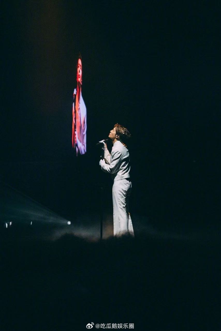 王嘉尔这一天到底做了多少事 被王嘉尔的日常震撼到了！菲律宾站从早到晚行程拉满，健