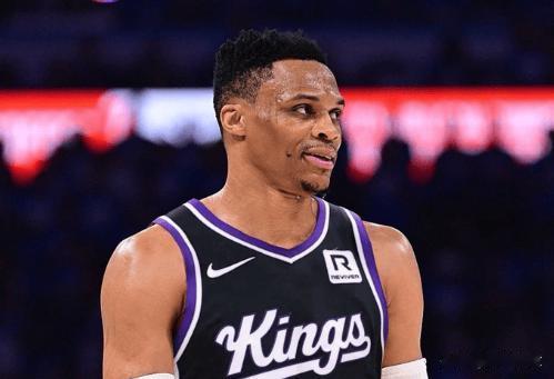 11月2日NBA常规赛，雄鹿133:135惜败国王，这场比赛里三名球员表现堪称不