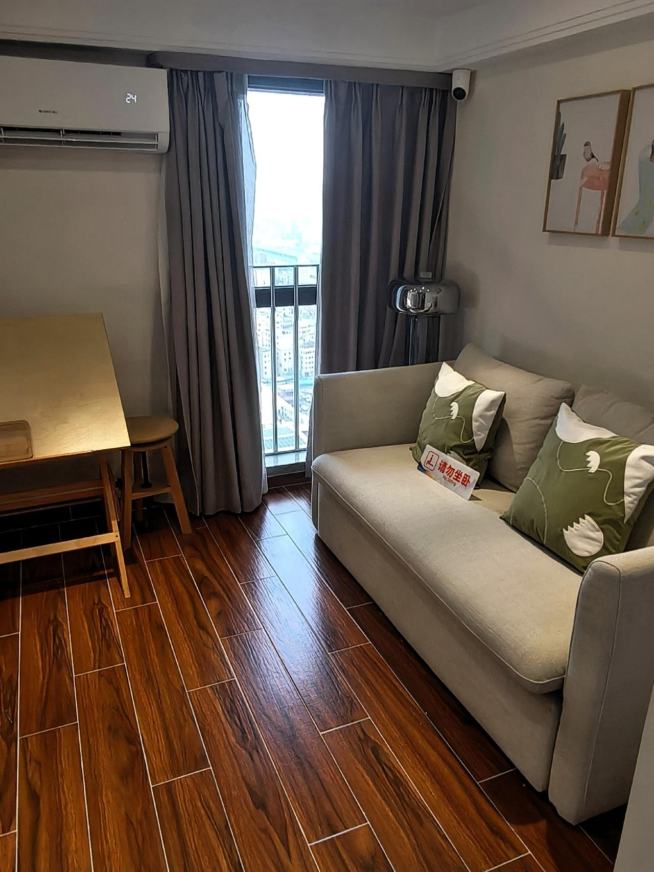 各位哥哥姐姐，我最近特意帮咱们家人留意了好房子，挖到宝了，第一时间就想分享给你们