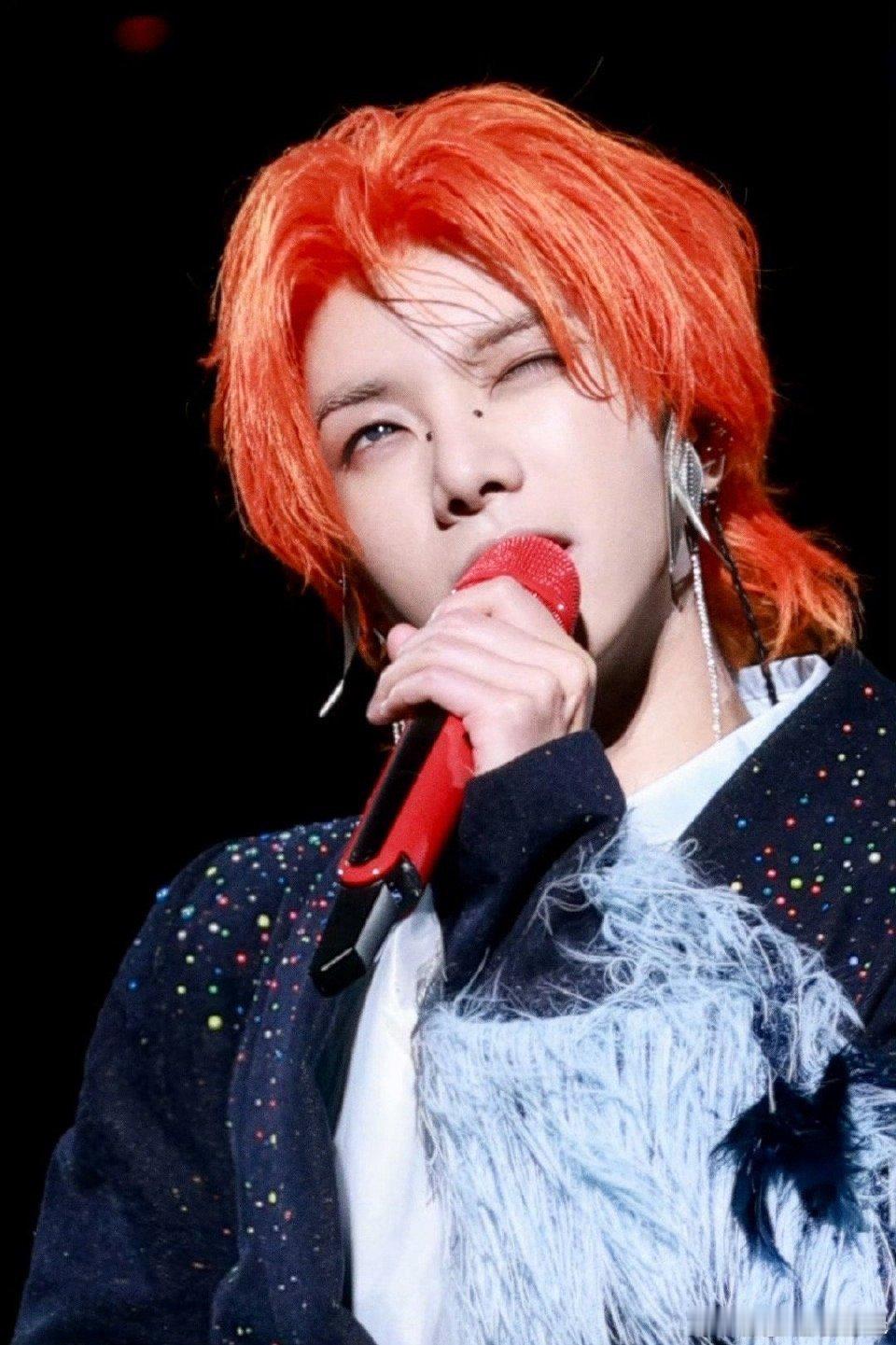 华晨宇 你们在哪家就在哪 这不是霸总宣言，而是最踏实的陪伴，他用行动告诉所有人，